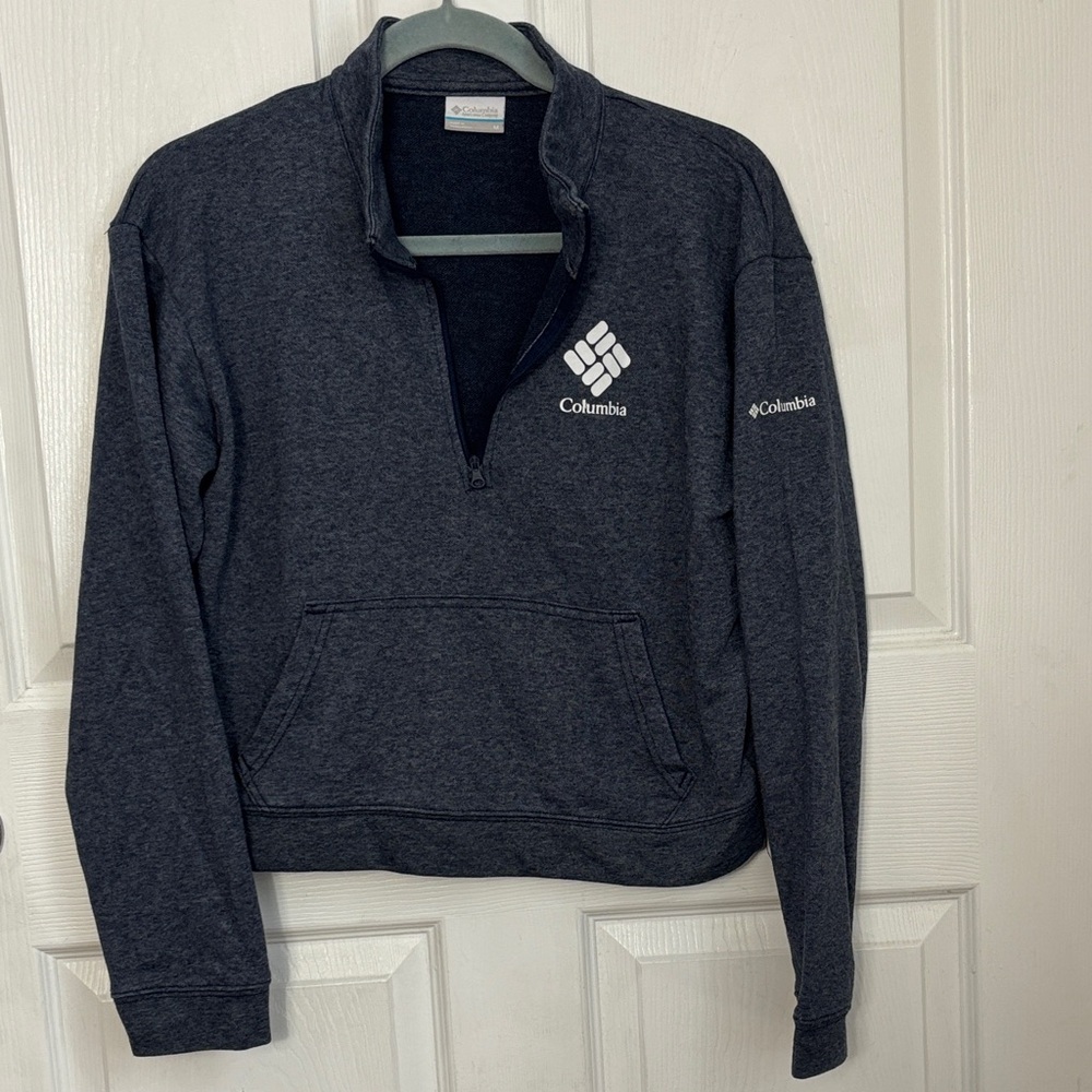 COLUMBIA Cropped 1/4 Zip pullover sweater size Medium chest logo pouch pocket